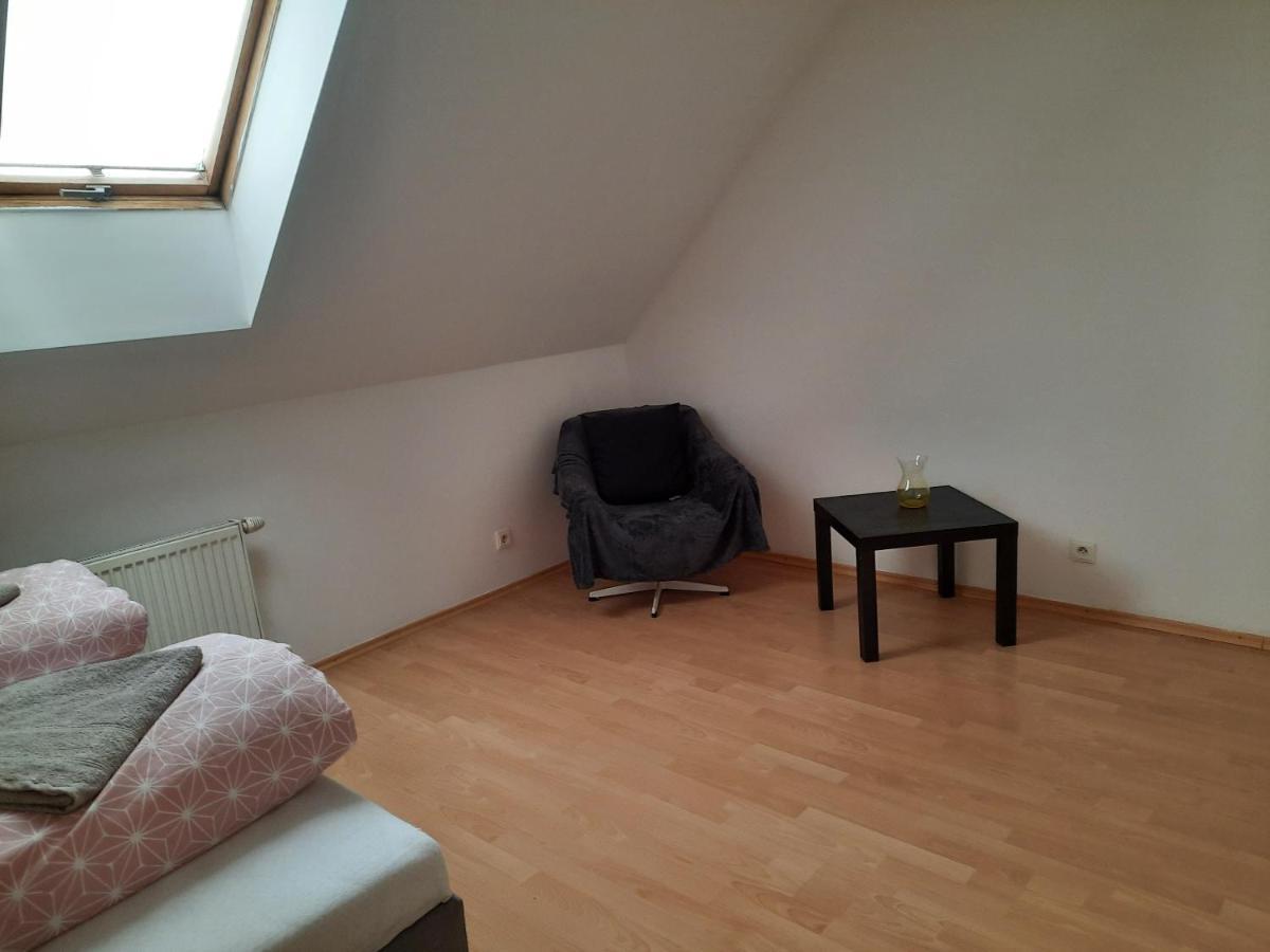 Apartmán Chiarita Nemsova Exterior foto